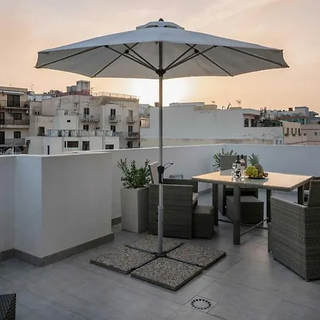 Let Me Host- Etienne Court- *